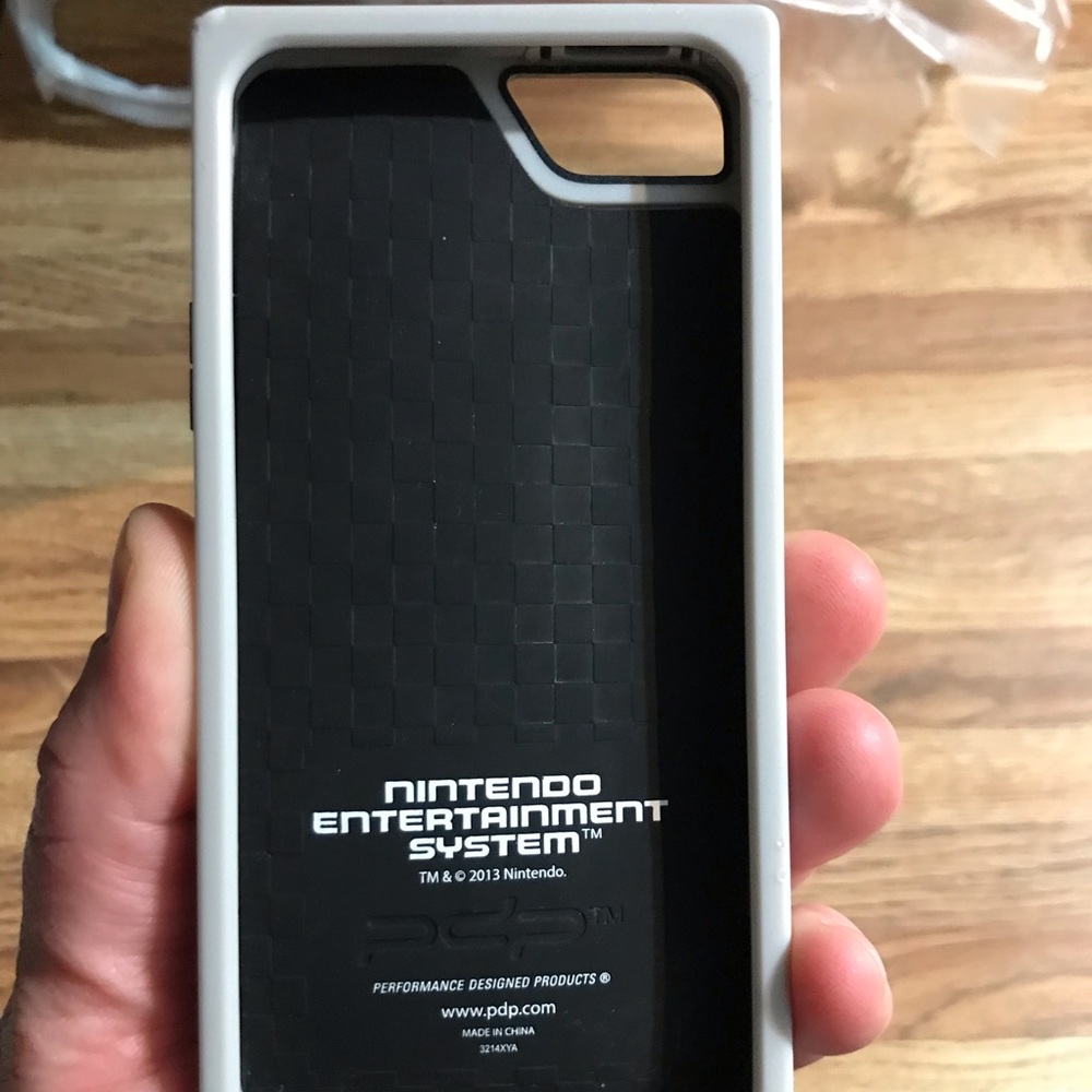 Nintendo iPhone case - Picture 2 of 2